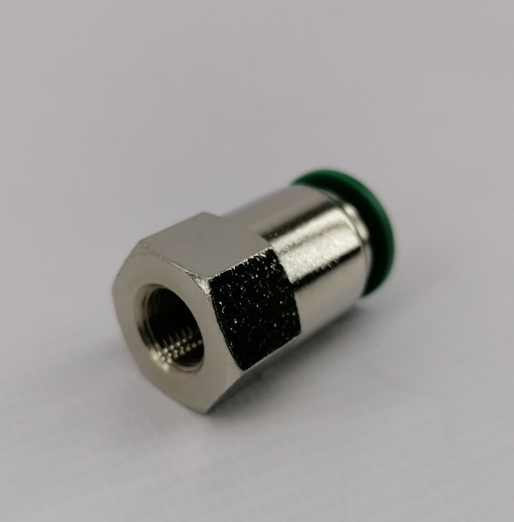 808520-10-18-0. Цанговый разъем F1/8" 10мм, с уплотнителем, металлический корпус