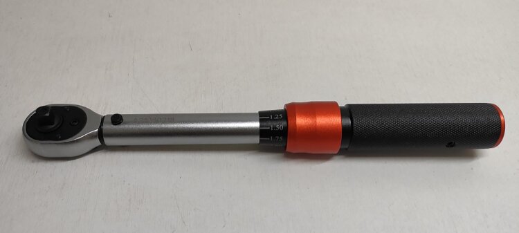 AV-507125. Динамометрический ключ 1/4" 5-25Нм, AV Steel